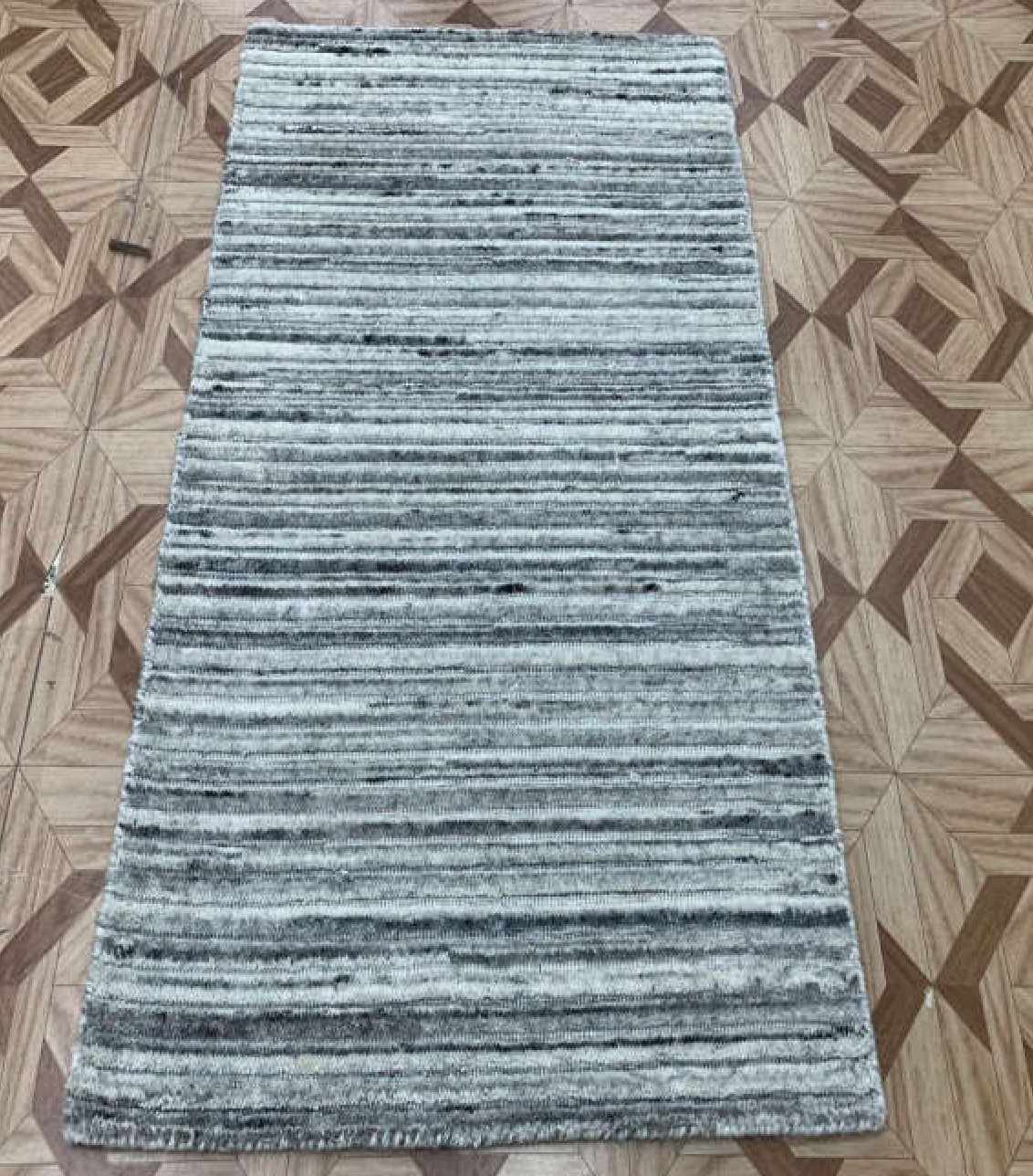 HAND LOOM KNOTTED CARPET CASTEL 09