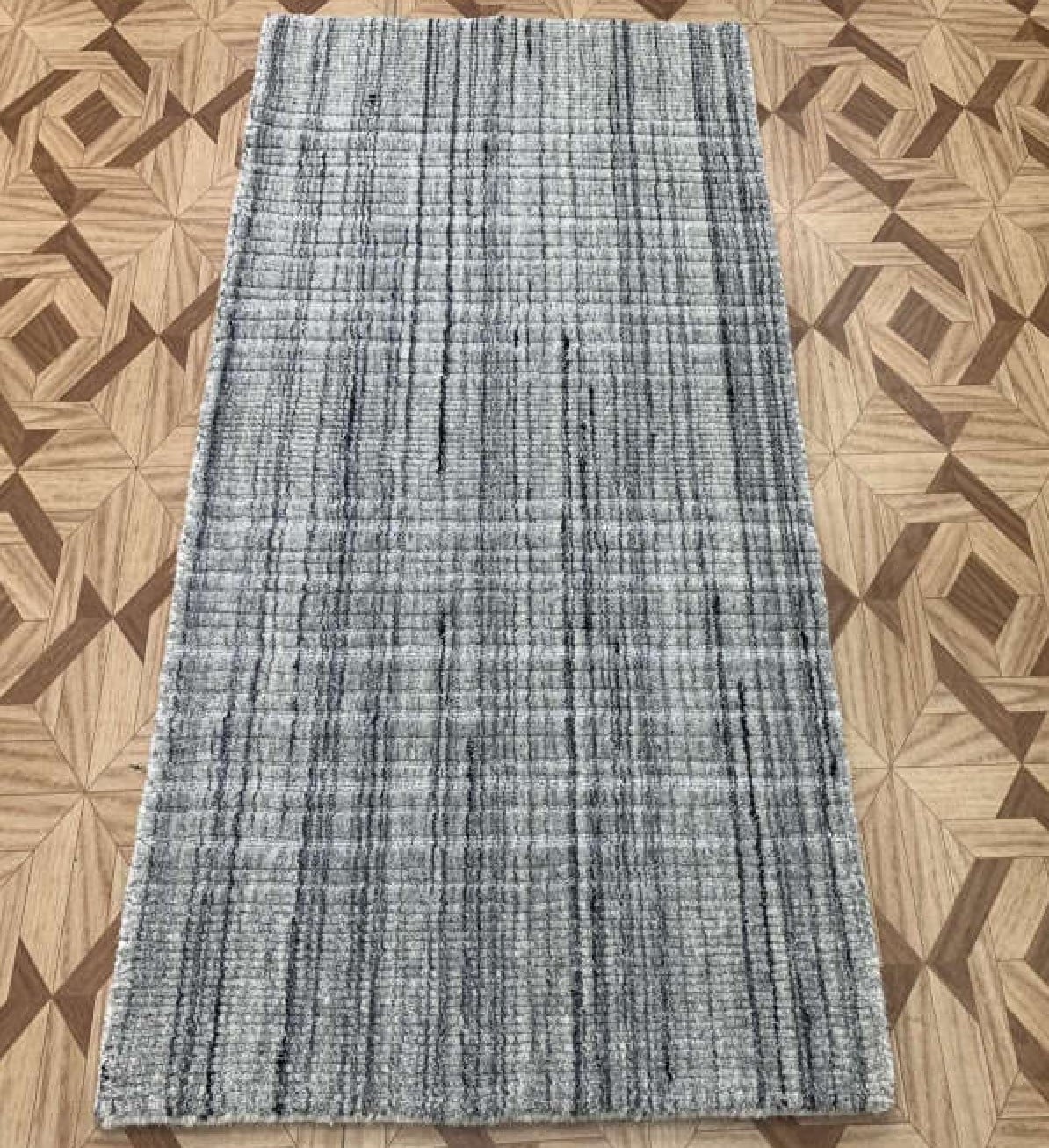 HAND LOOM KNOTTED CARPET CLEAR 22